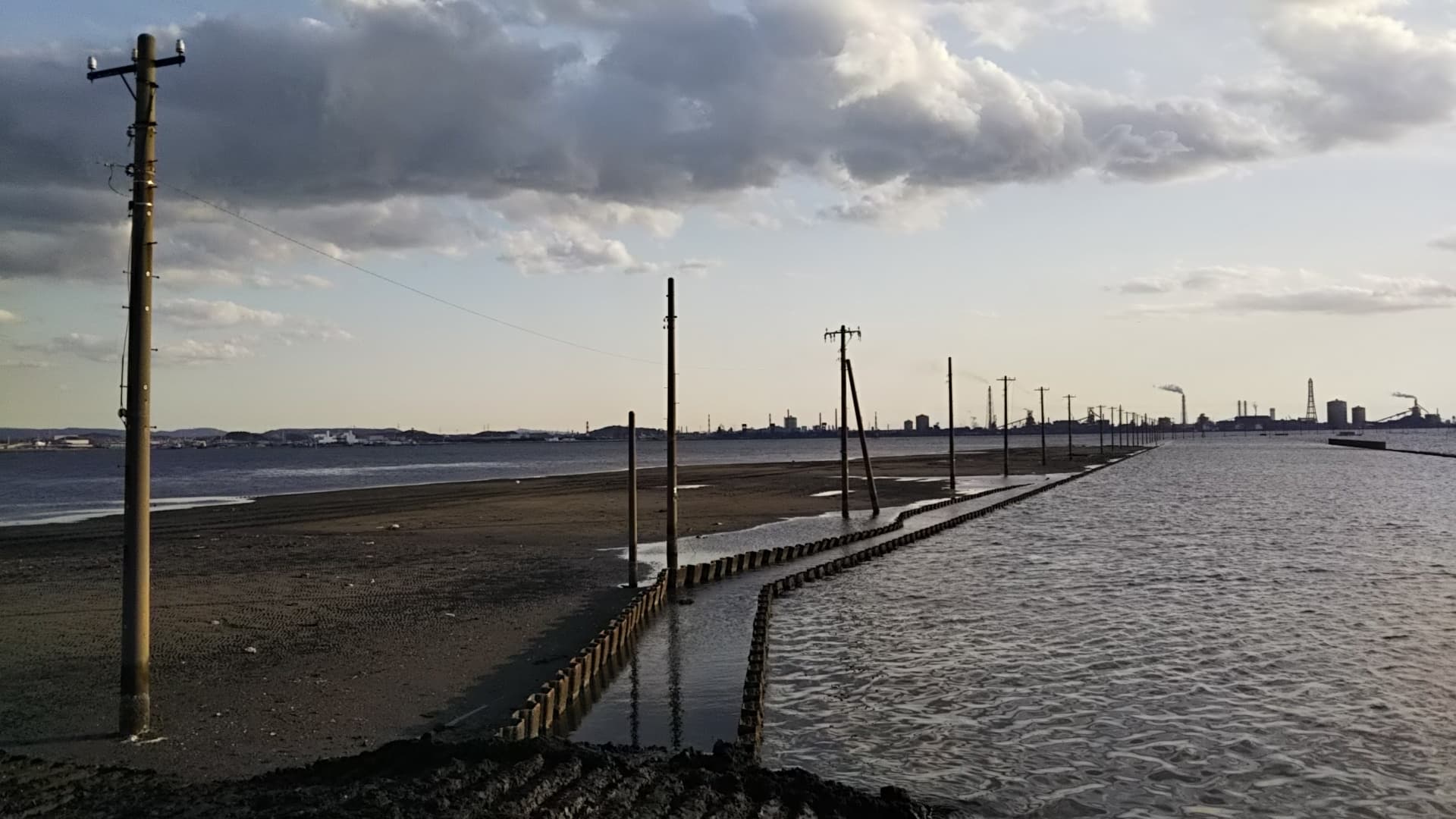 江川海岸の電柱