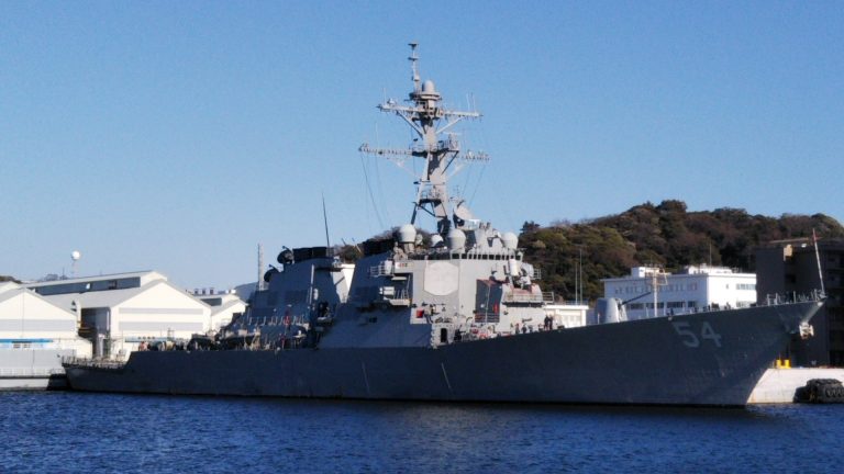 軍港の街、横須賀スカジャン散歩