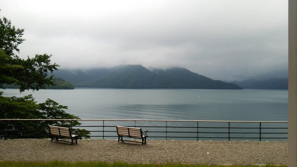 中禅寺湖は日本で一番標高の高い場所に位置する自然湖です。